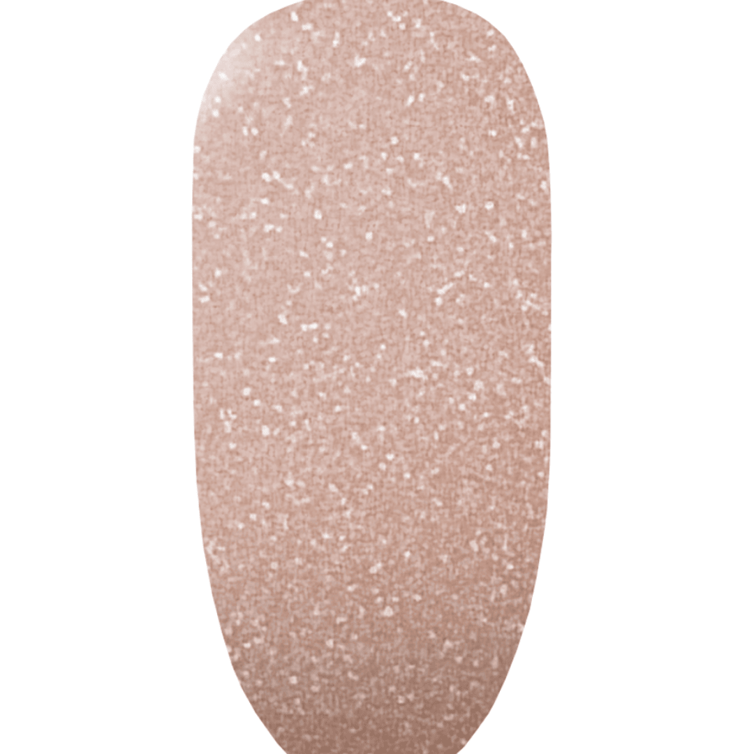 CND Vinylux Bellini – Lys gylden bronze neglelak close-up