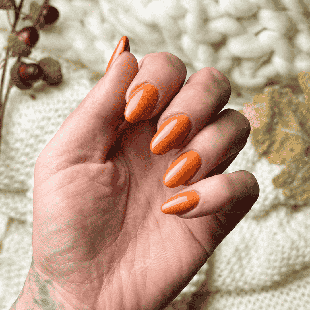 CND Vinylux Silky Sienna #452 – Solkysset orange neglelak close-up