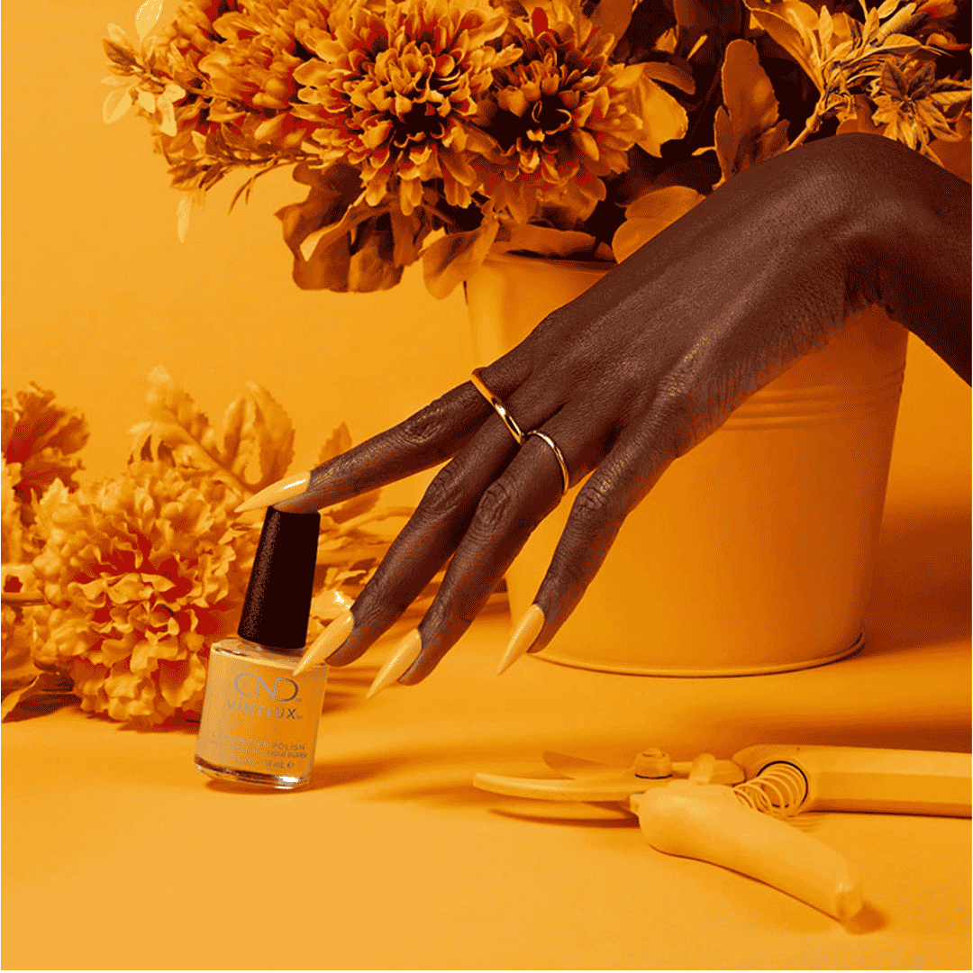 CND Vinylux Among The Marigolds #395 – Solrig gul cream close-up