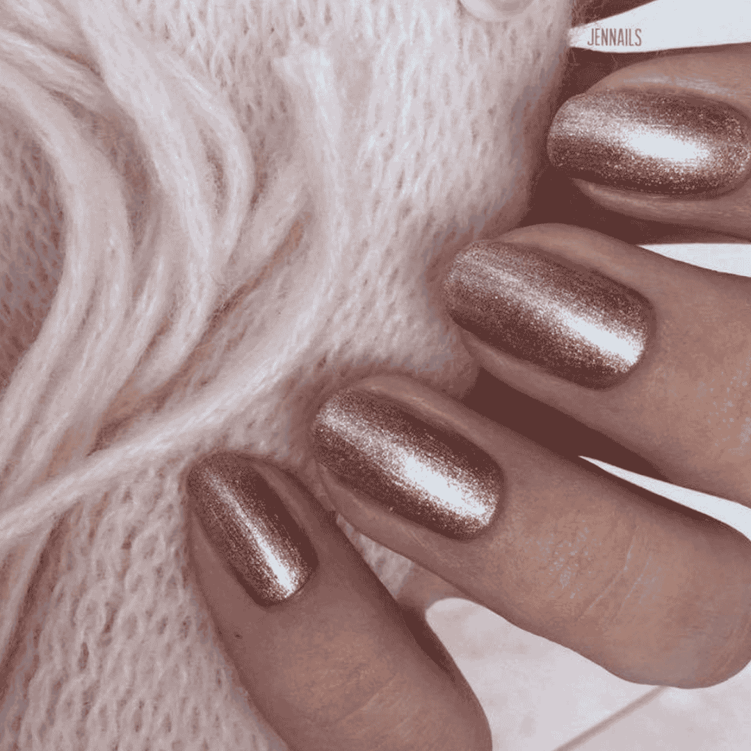 CND Vinylux Bellini – Lys gylden bronze neglelak manicure look