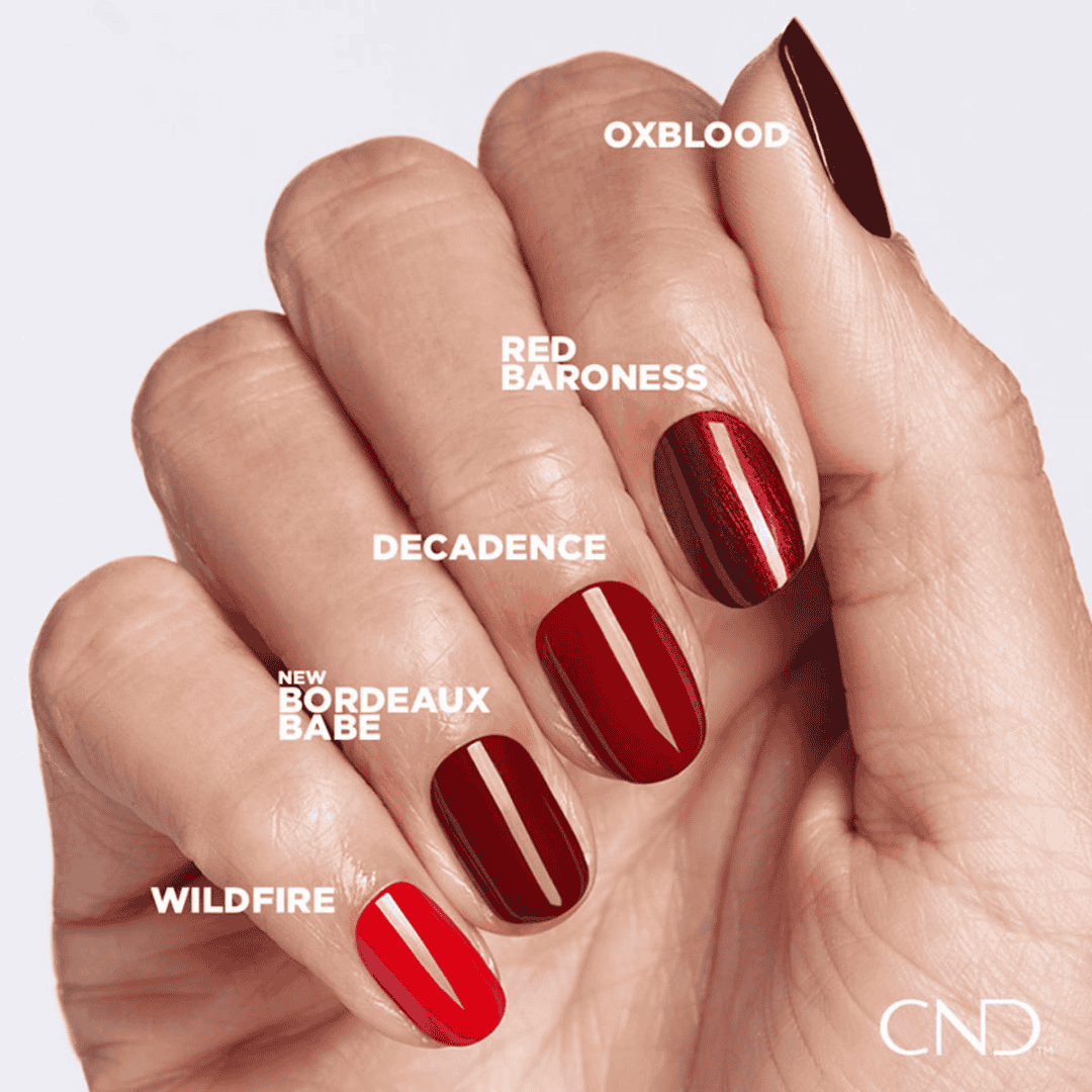 CND Vinylux Bordeaux Babe #365 – Dyb bordeauxrød neglelak på negle
