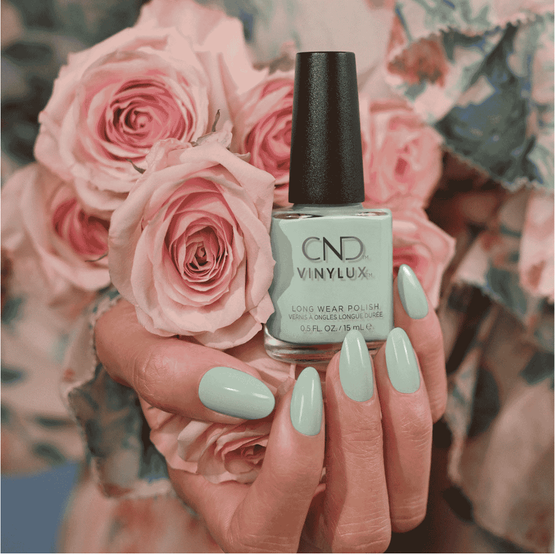 CND Vinylux Magical Topiary #351 – Lys mint nuance close-up