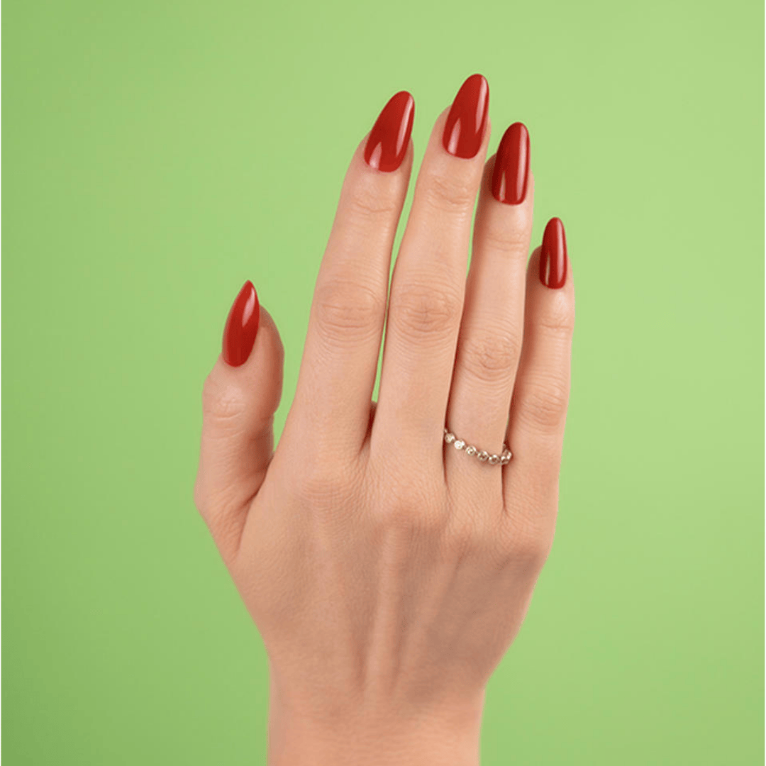 CND Vinylux Maple Leaves #422 – Brændt orange neglelak på negle