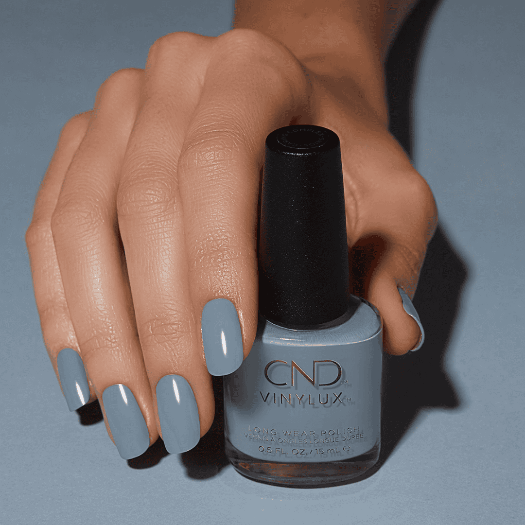 CND Vinylux Mystic Slate #258 – Lysegrå neglelak i lys