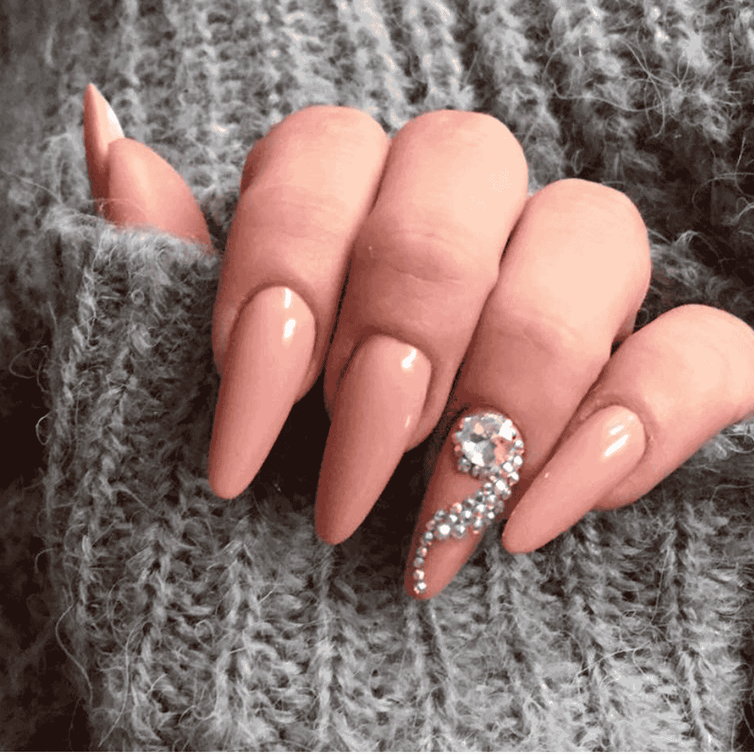 CND Vinylux Pink Pursuit – Cream finish pink close-up