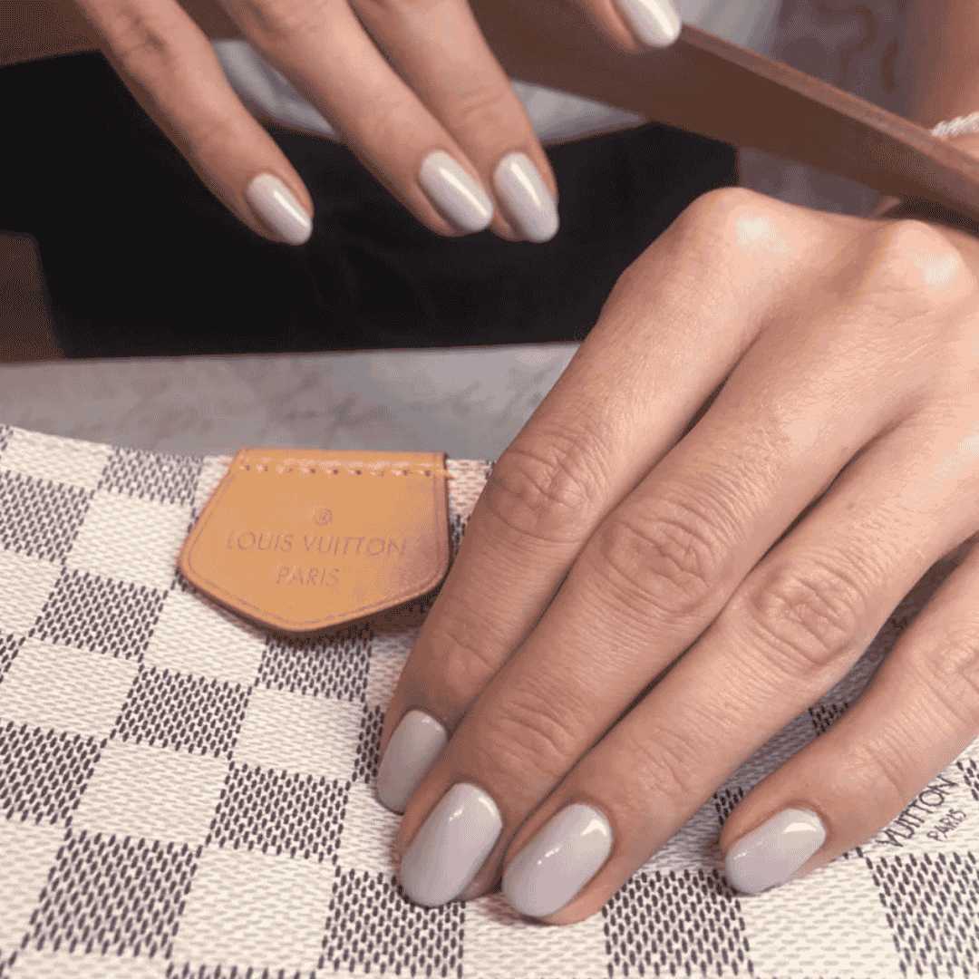 CND Vinylux Unlocked #268 – Beige nude nuance close-up