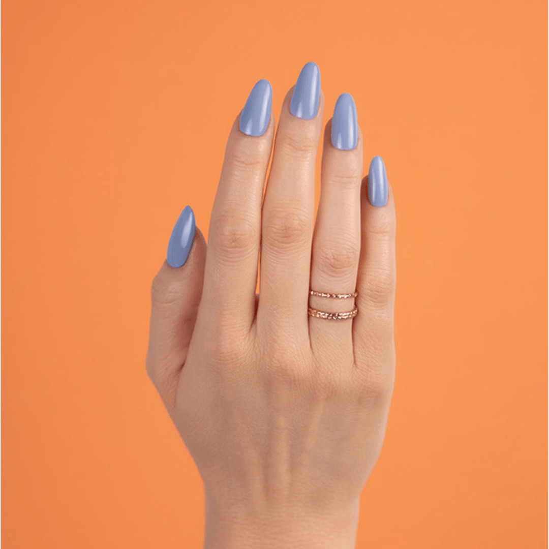 CND Vinylux Vintage Blue Jeans #431 – Støvet blå neglelak på negle