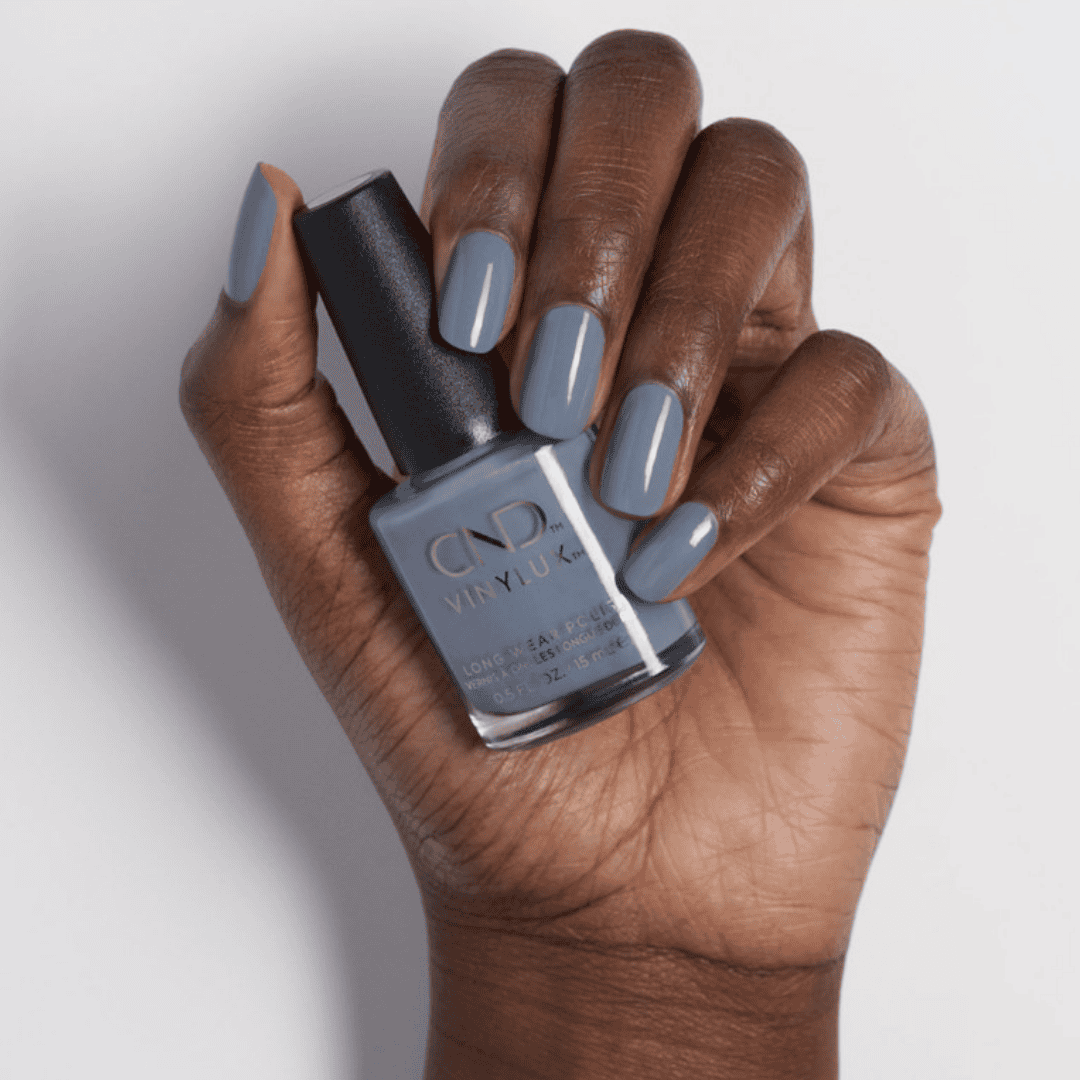 CND Vinylux Whisper #299 – Grå med blå undertone