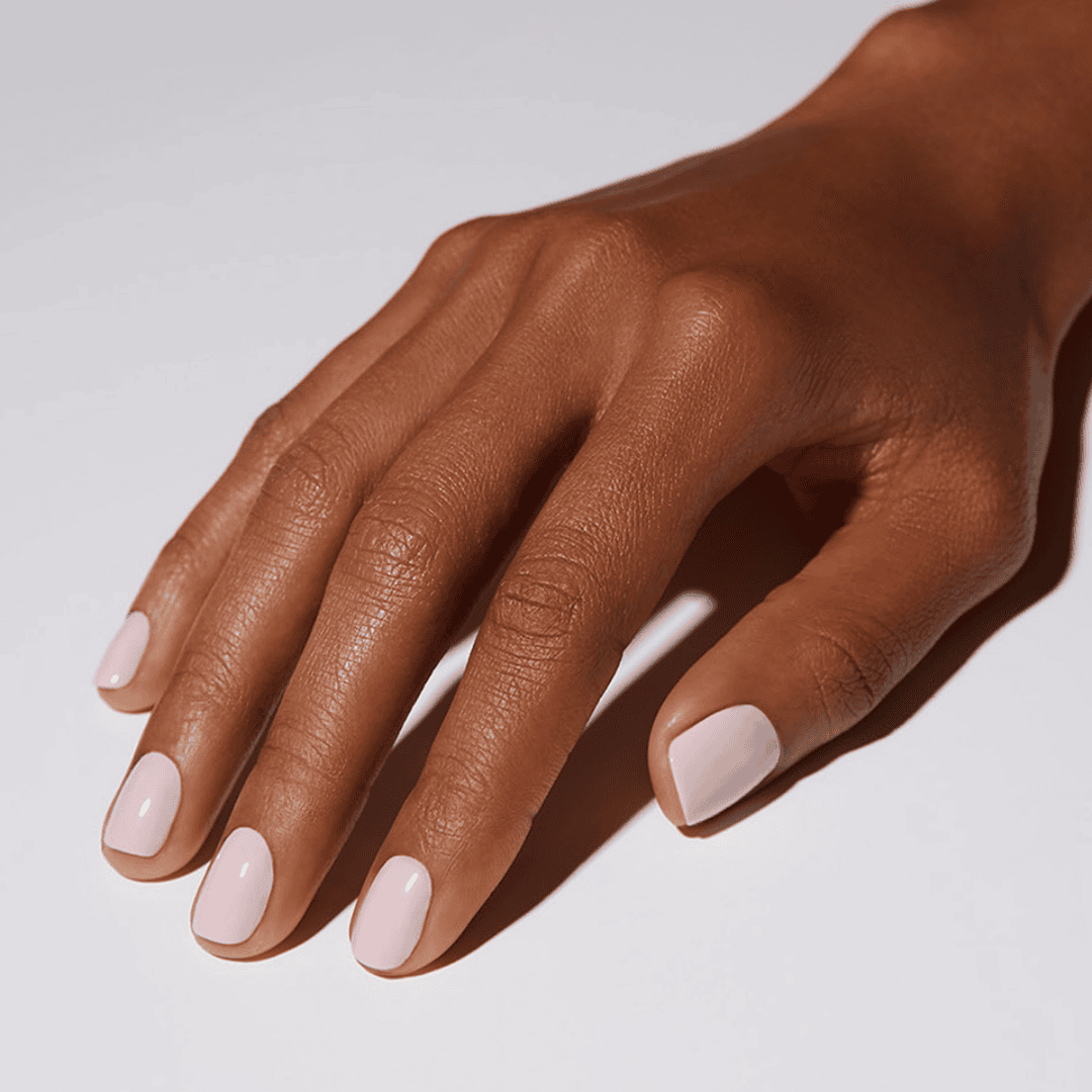 CND Vinylux Winter Glow #203 – Pastel lyserød neglelak close-up