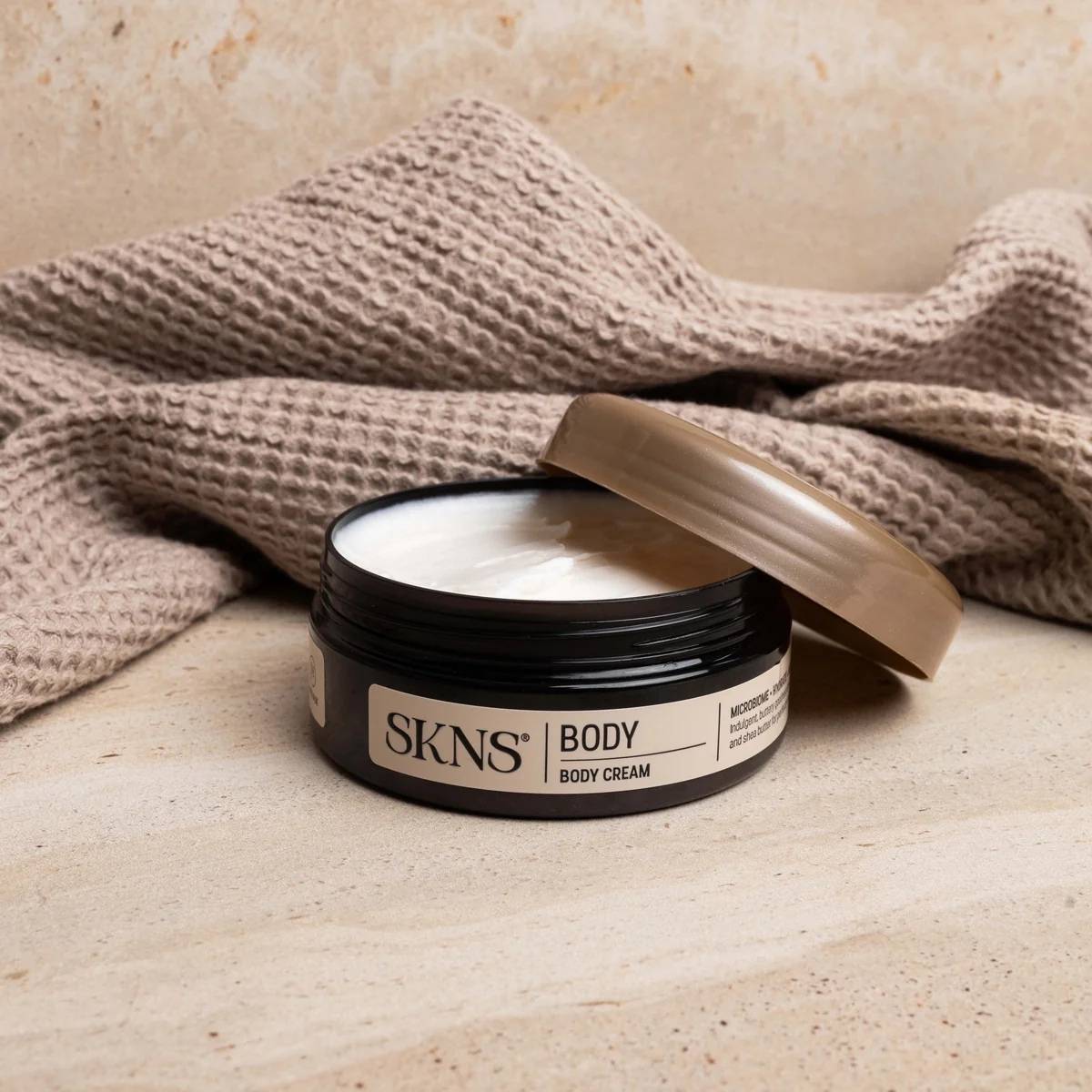 SKNS Body Cream nærende kropscreme til tør normal og sensitiv hud