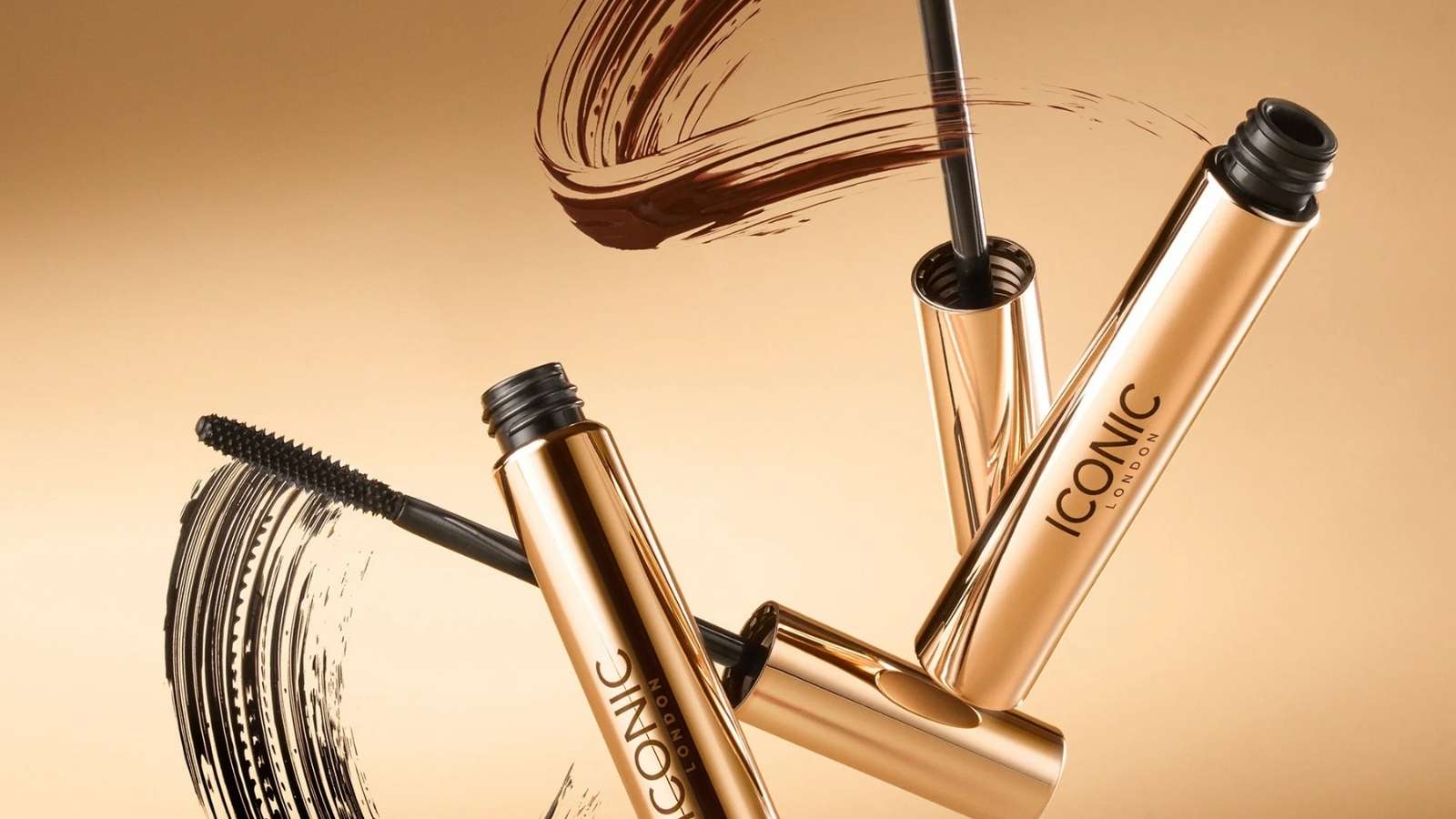 ICONIC London Triple Threat Mascara med længde og volumen.