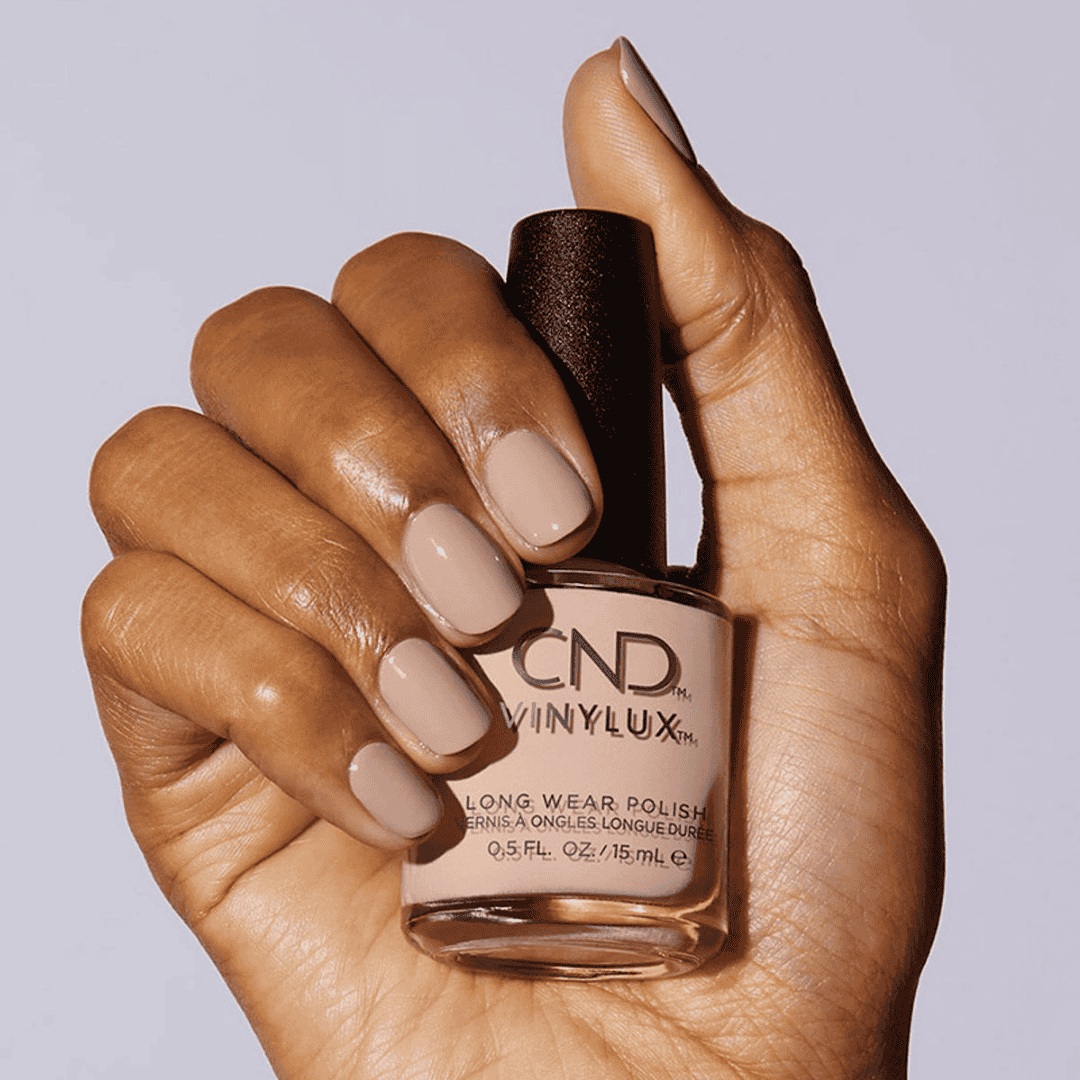 CND Vinylux Gala Girl #359 – Nude beige neglelak med pensel