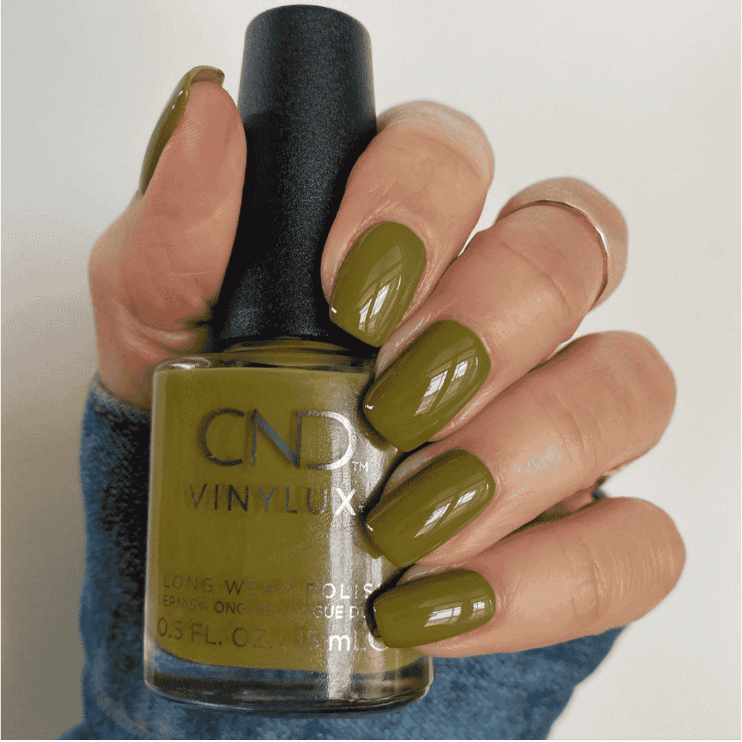 CND Vinylux Olive Grove #403 – Mørkegrøn neglelak med pensel