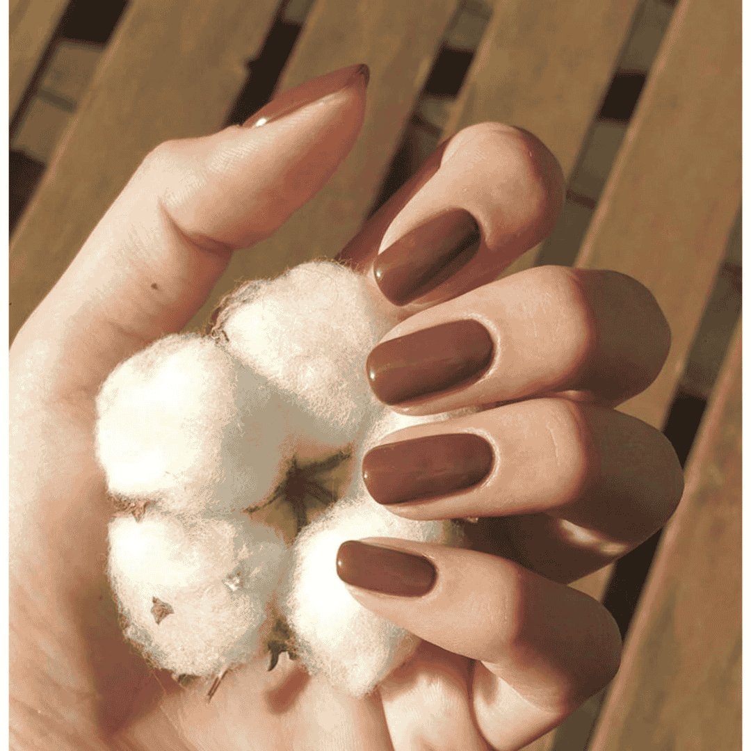 CND Vinylux Arrowhead #287 – Trøffelbrun neglelak close-up