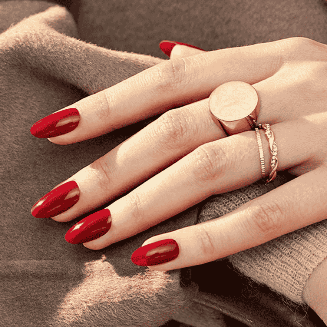 CND Vinylux Books & Beaujolais #383 – Bordeauxrød neglelak close-up