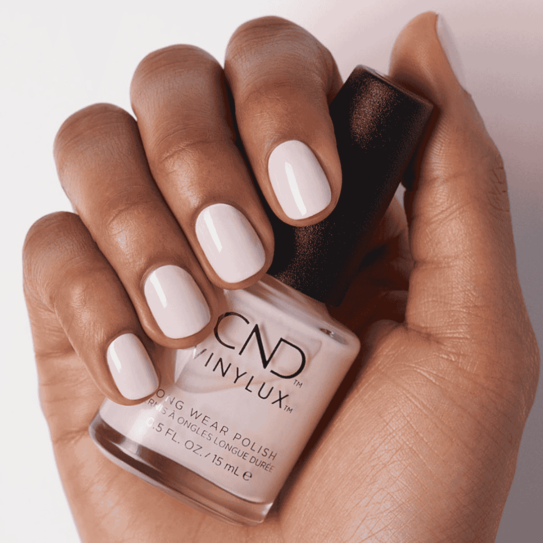 CND Vinylux Winter Glow #203 – Pastel lyserød neglelak på negle