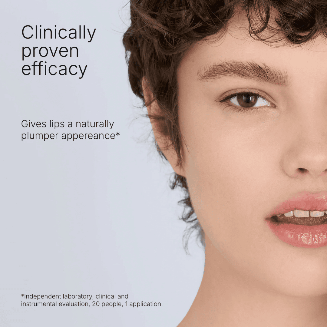 Påføring af Hydramemory Plumping Lip Balm – læber under behandling