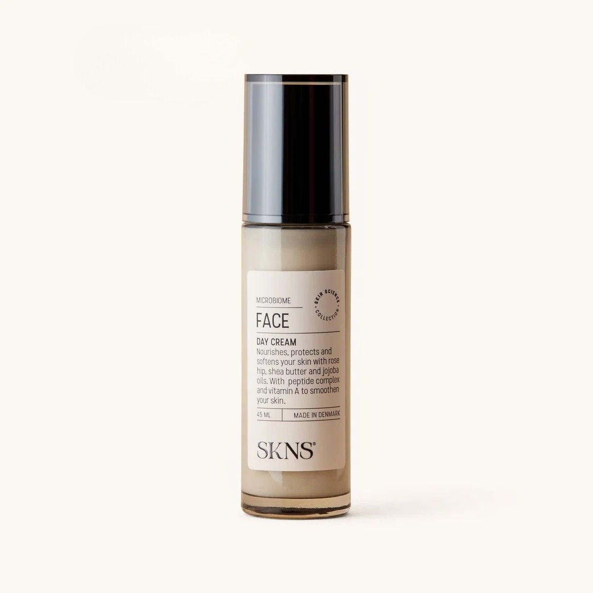 SKNS Day Cream nærende dagcreme med postbiotika, peptider og A-vitamin
