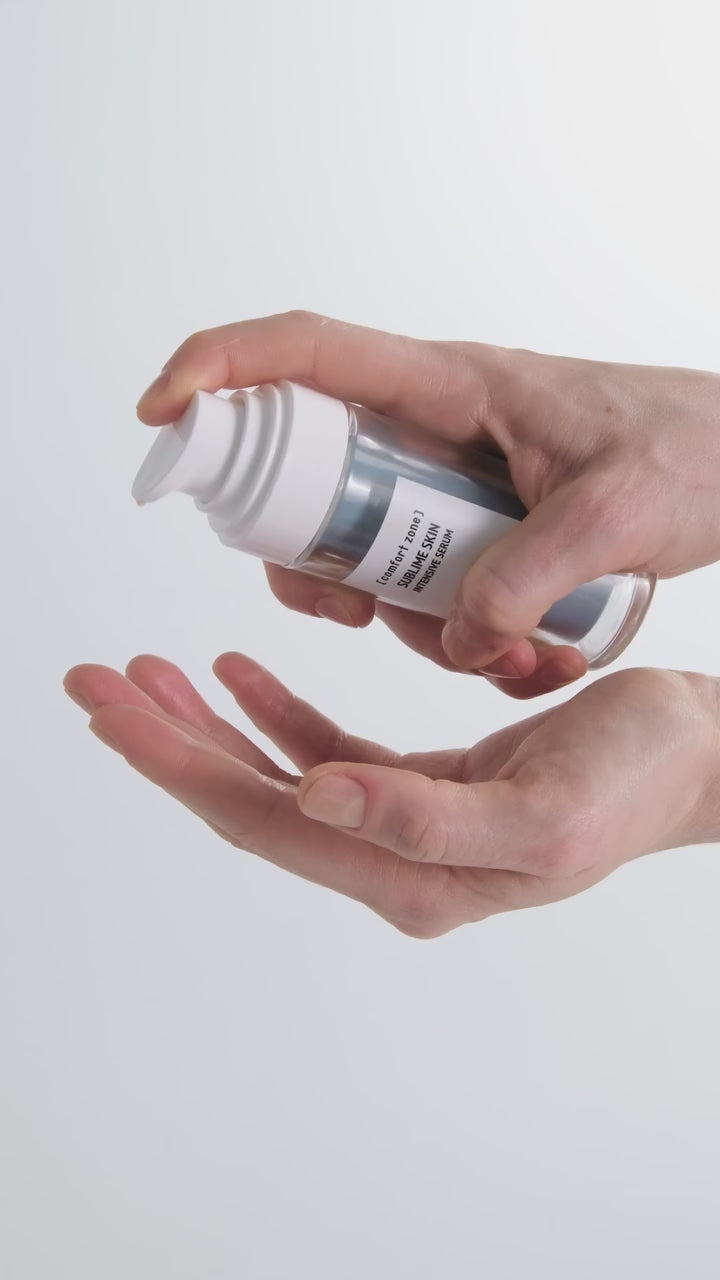 Sublime Skin Intensive Serum hjælper med at modvirke synlige aldringstegn med målrettede aktive ingredienser og avanceret teknologi.